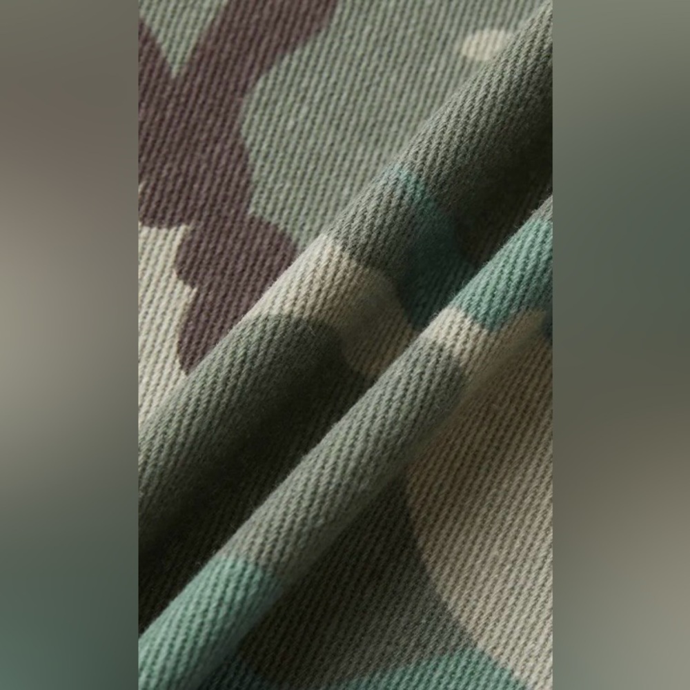 Flamingals Camo Mid Rise Straight Leg Jeans Size Large NWT - Picture 8 of 12